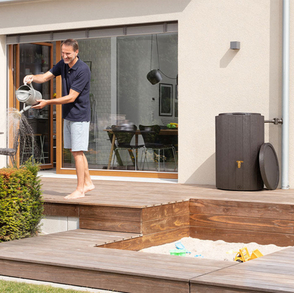Madera Rain Barrel | Wood-Look Rainwater Barrel